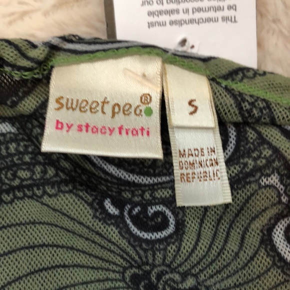 Sweet Pea green/black print 3/4 sleeve mesh top - Picture 6 of 8